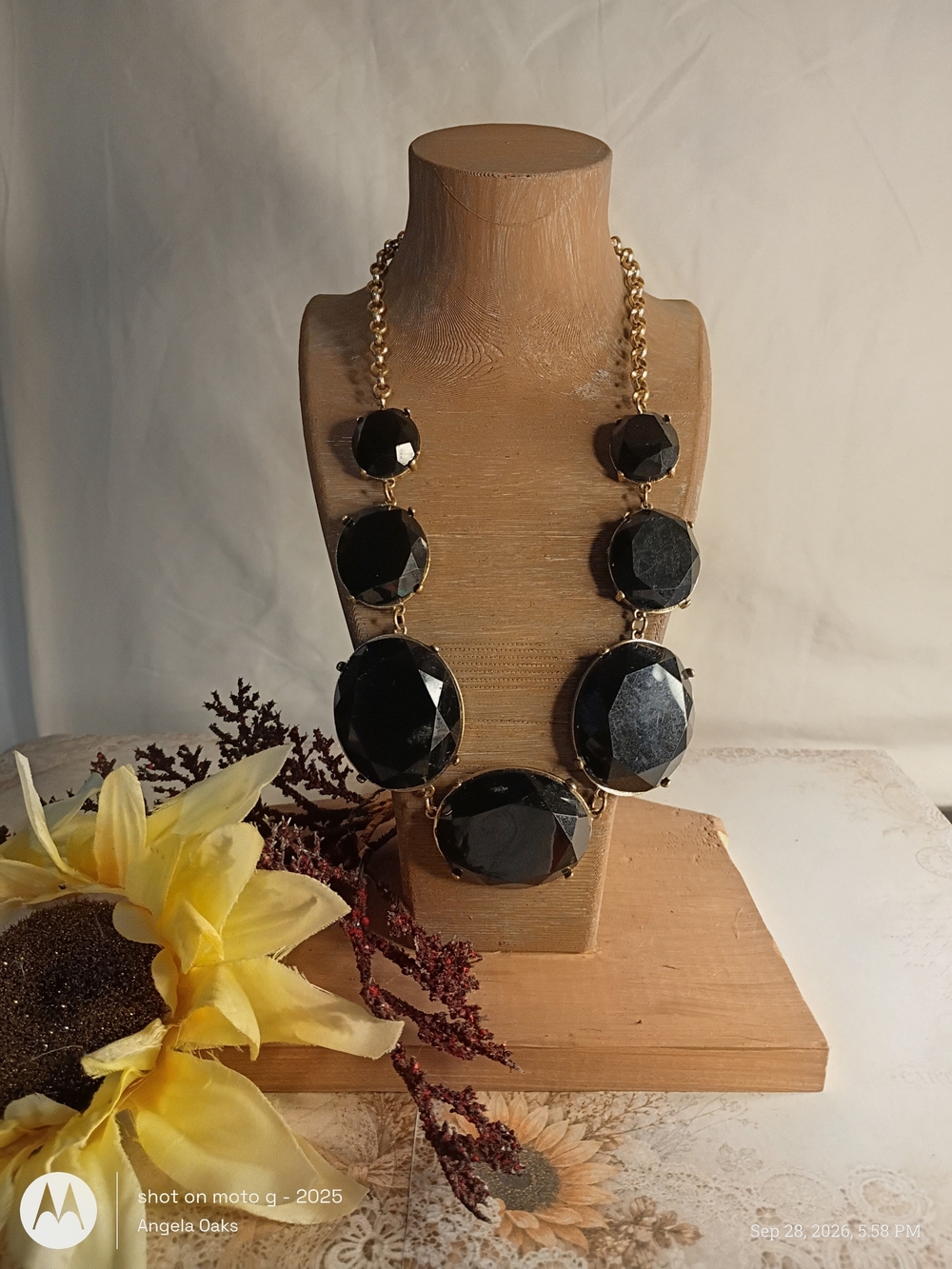 Source Unknown Black Faceted Statement Necklace with Gold Chain